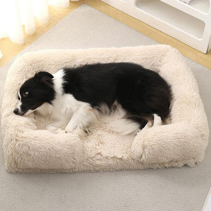 Lit douillet en peluche pour chien en hiver