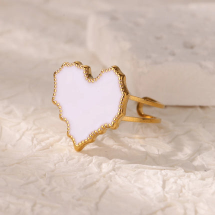 Anillo de acero inoxidable con corazón de esmalte blanco: joyería elegante y de moda