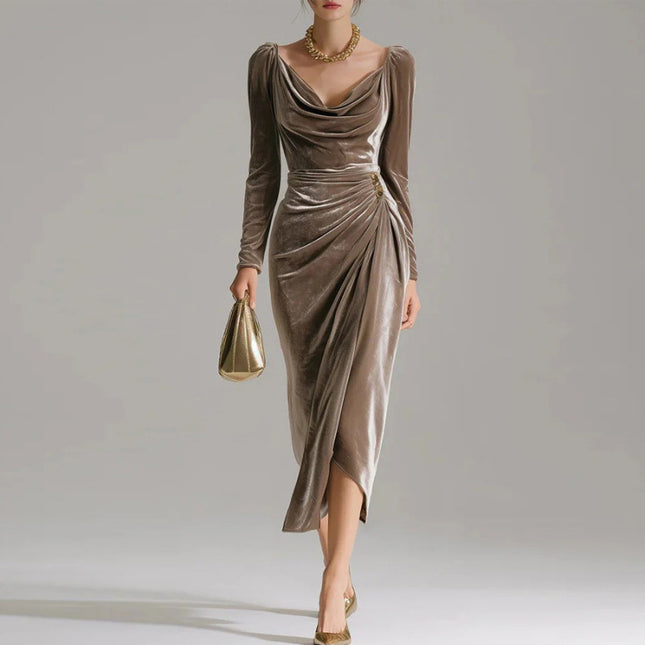 Robe fourreau en velours plissée à manches longues et fente longue
