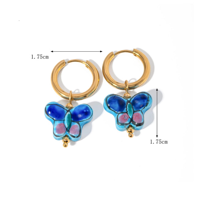 Boucles d'oreilles à tige en acier inoxydable plaqué or 18 carats avec fleur bleue et papillon en céramique