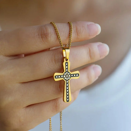 Collier pendentif croix en acier inoxydable avec zircone cubique – Bijoux religieux tendance