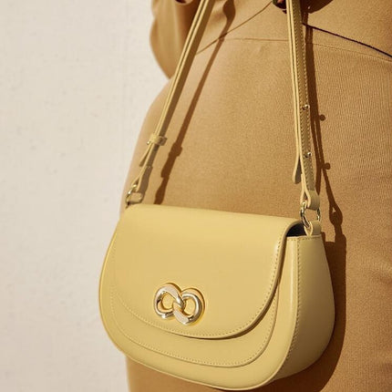 Sac à bandoulière élégant en cuir de vache pour femme