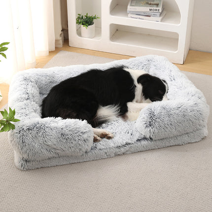 Lit douillet en peluche pour chien en hiver