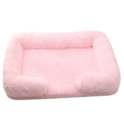 Lit douillet en peluche pour chien en hiver