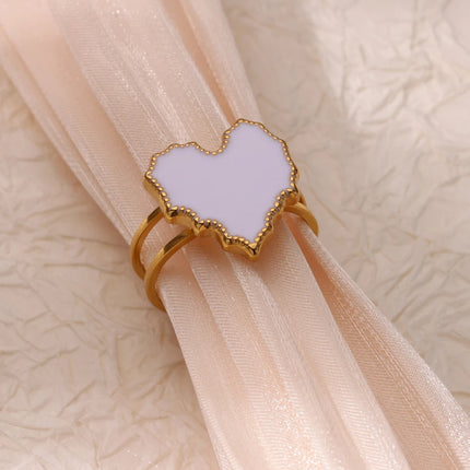 Anillo de acero inoxidable con corazón de esmalte blanco: joyería elegante y de moda