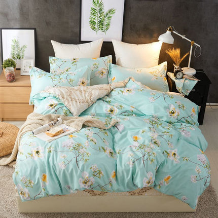 Three or four sets of bedding - Wnkrs