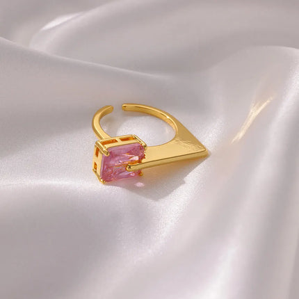 Bague tendance plaquée or avec zircon carré rose