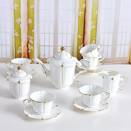 Elegante juego de té de porcelana europea