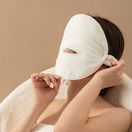 Mascarilla facial con compresas calientes para hidratar y cuidar la piel