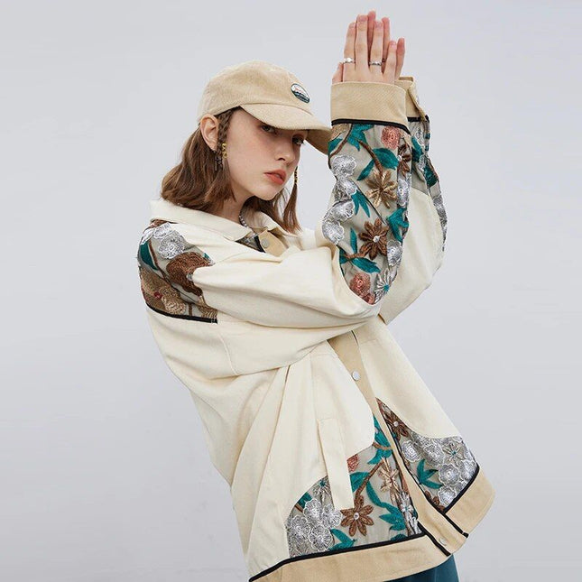 Chaqueta vaquera con parches bordados