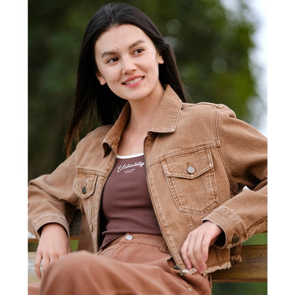 Chaqueta vaquera corta y elegante para mujer