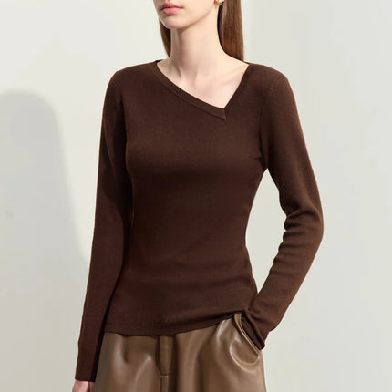 Pull slim asymétrique à col en V en diagonale pour l'automne