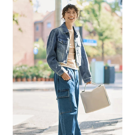 Chaqueta vaquera corta y elegante para mujer