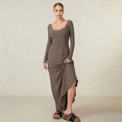 Robe longue élégante en tricot pour femme avec col carré pour l'automne