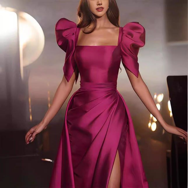 Robe de soirée fendue en satin rouge rose