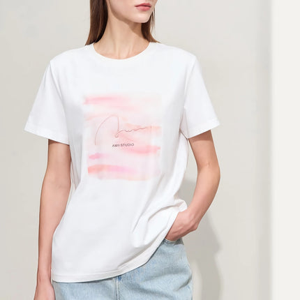 Camiseta informal de mujer con cuello redondo y bordado: letras estampadas con arte