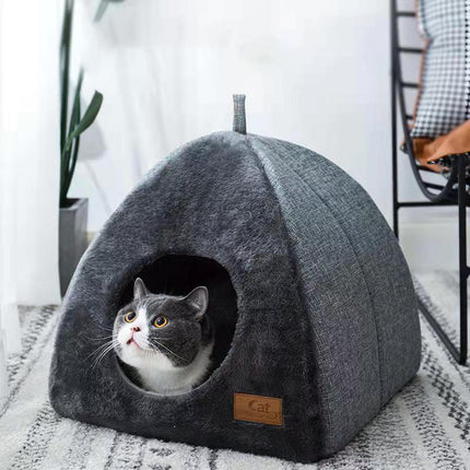 Cama semicerrada cálida y acogedora para gatos pequeños y medianos