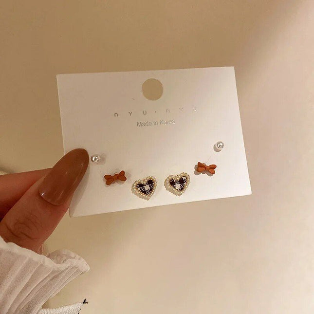 Chic Korean Heart Stud Earrings - Wnkrs