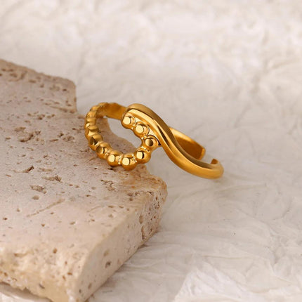 Bague en or ondulée pour femme