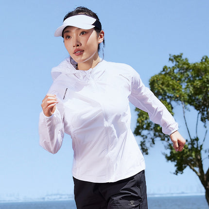 Chaqueta de running de verano con capucha y protección UV transpirable