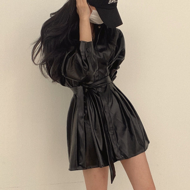 Robe manteau en cuir à manches longues et revers rétro de style français au début du printemps, à simple boutonnage, à lacets, à taille contrôlée, amincissante