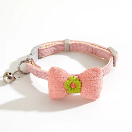 Collar para mascotas con cuadros y nudo de mariposa