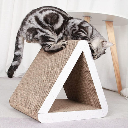 Grand griffoir triangulaire pour chat