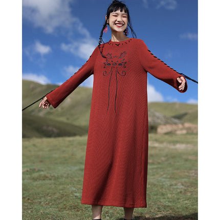 Robe tricotée ample avec broderie de dragon pour l'automne et l'hiver