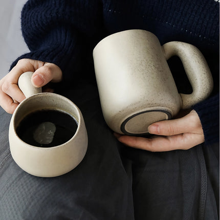 Tasse à café rétro en grès fabriquée à la main