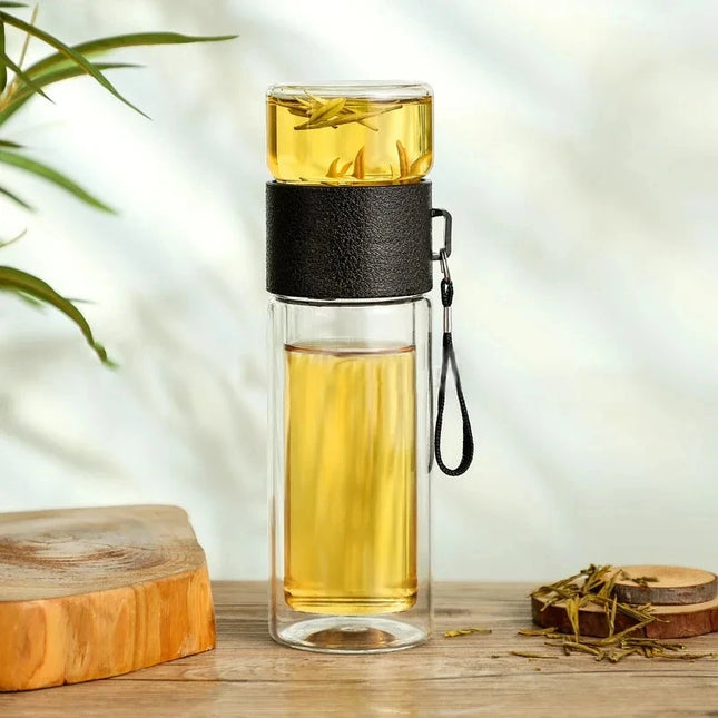 Bouteille d'eau en verre isolée créative avec infuseur à thé