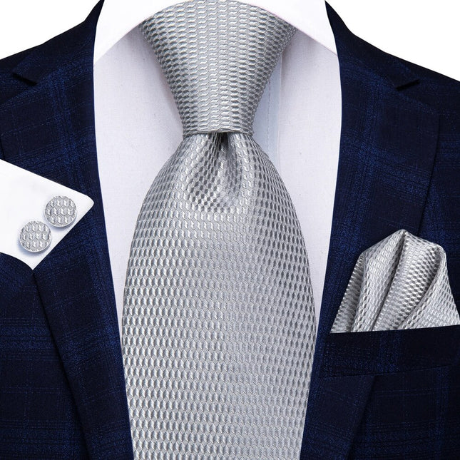 Elegante conjunto de corbata de seda a cuadros grises para hombre