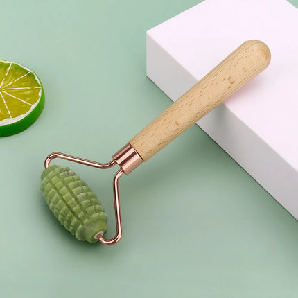 Rodillo de jade y masajeador Gua Sha con mango de madera para reafirmar y adelgazar la piel