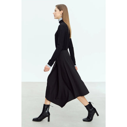 Jupe midi asymétrique minimaliste