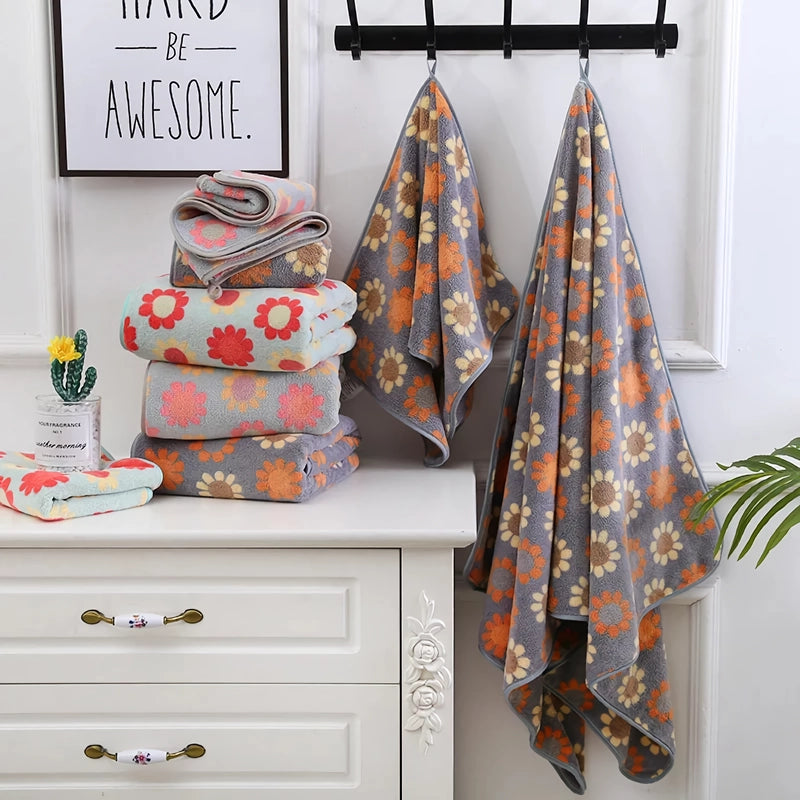 Floral-Print Microfiber Towel in Two Sizes