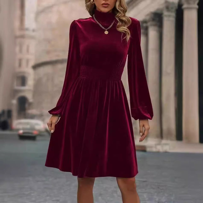 Robe élégante en velours uni à col montant et manches longues