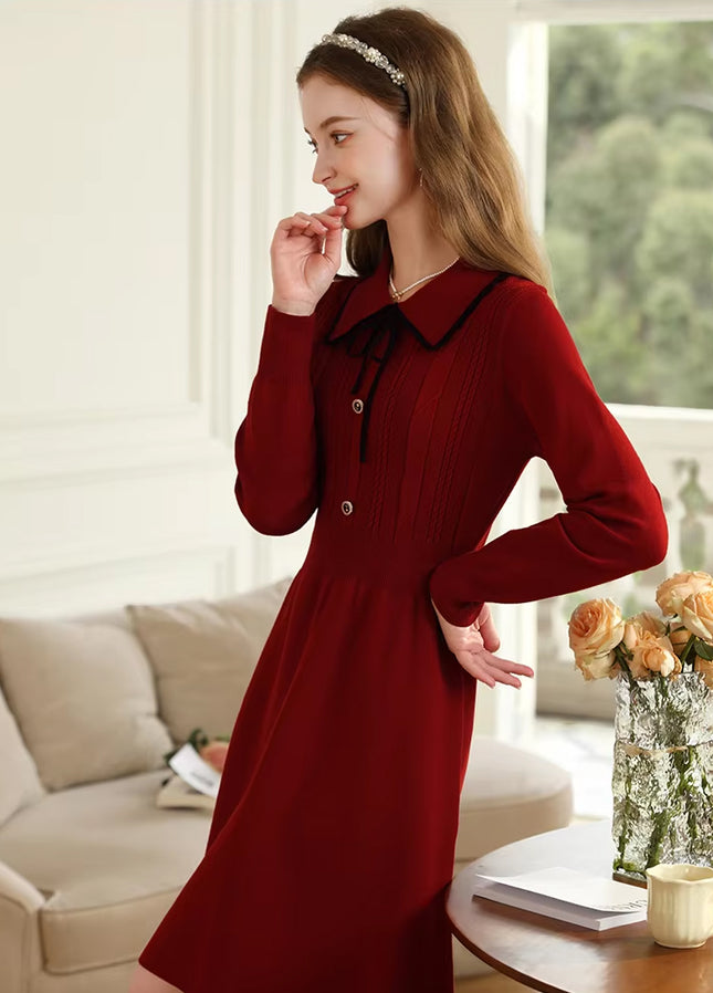 Robe tricotée rouge élégante à manches longues vintage