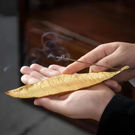 Elegante porta incienso con forma de hoja de Bodhi