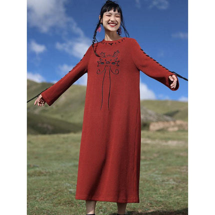 Robe tricotée ample avec broderie de dragon pour l'automne et l'hiver