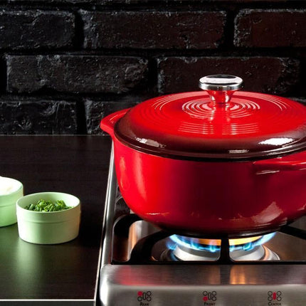 4.5 Quart Enameled Dutch Oven in Red - Wnkrs