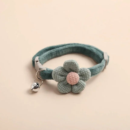 Collier pour chat réglable avec jolie fleur et cloche