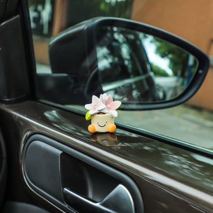 Bonita maceta decorativa para coche: adorno de planta con dibujos animados