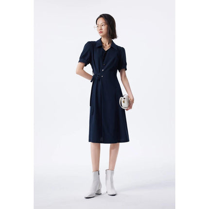 Robe bleu marine élégante avec ceinture à lacets