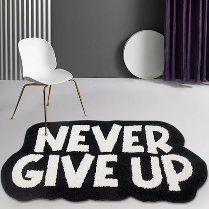 Tapis touffeté motivant Never Give Up pour salle de bain et chambre à coucher