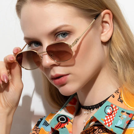 Lunettes de soleil carrées tendance