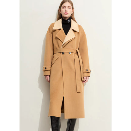 Manteau en laine minimaliste pour femme avec coutures contrastées