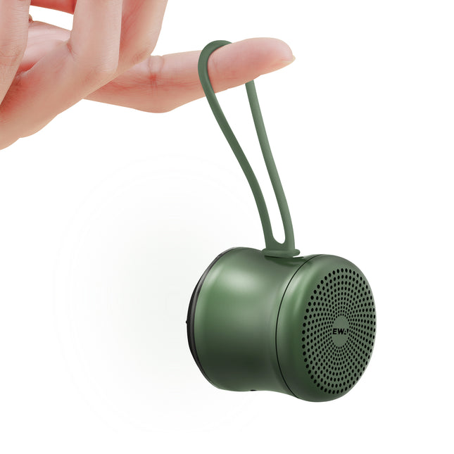 Portable IPX7 Waterproof Bluetooth Speaker with Metal Design and Subwoofer for Travel