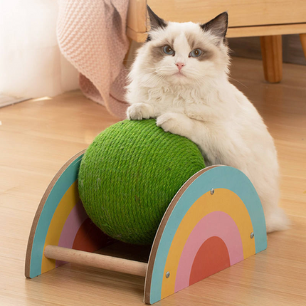 Griffoir en bois et sisal pour chat avec boule à gratter verte à deux niveaux