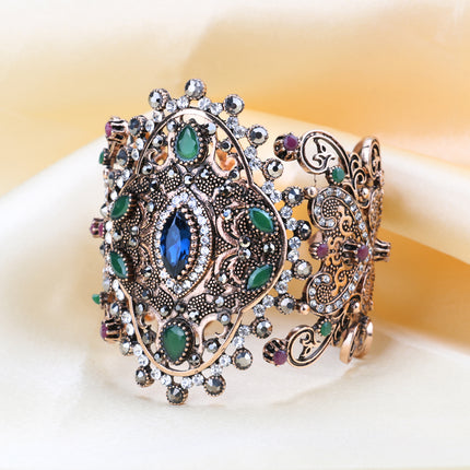 Women's Vintage Cuff Bracelet - Wnkrs