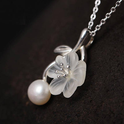 Fashion Romantic Flower Shaped Crystal Silver Pendant Necklace - Wnkrs
