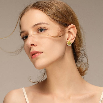 11 Carats Square Flower Stud Earrings - wnkrs